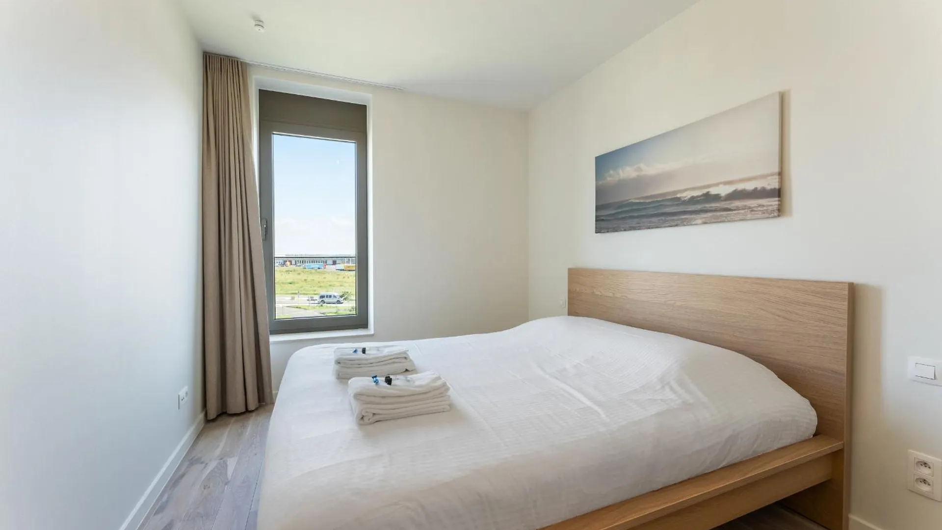 Lichtrijk En Ruim Appartement Met Zeezicht - 5P Ostend Apartment