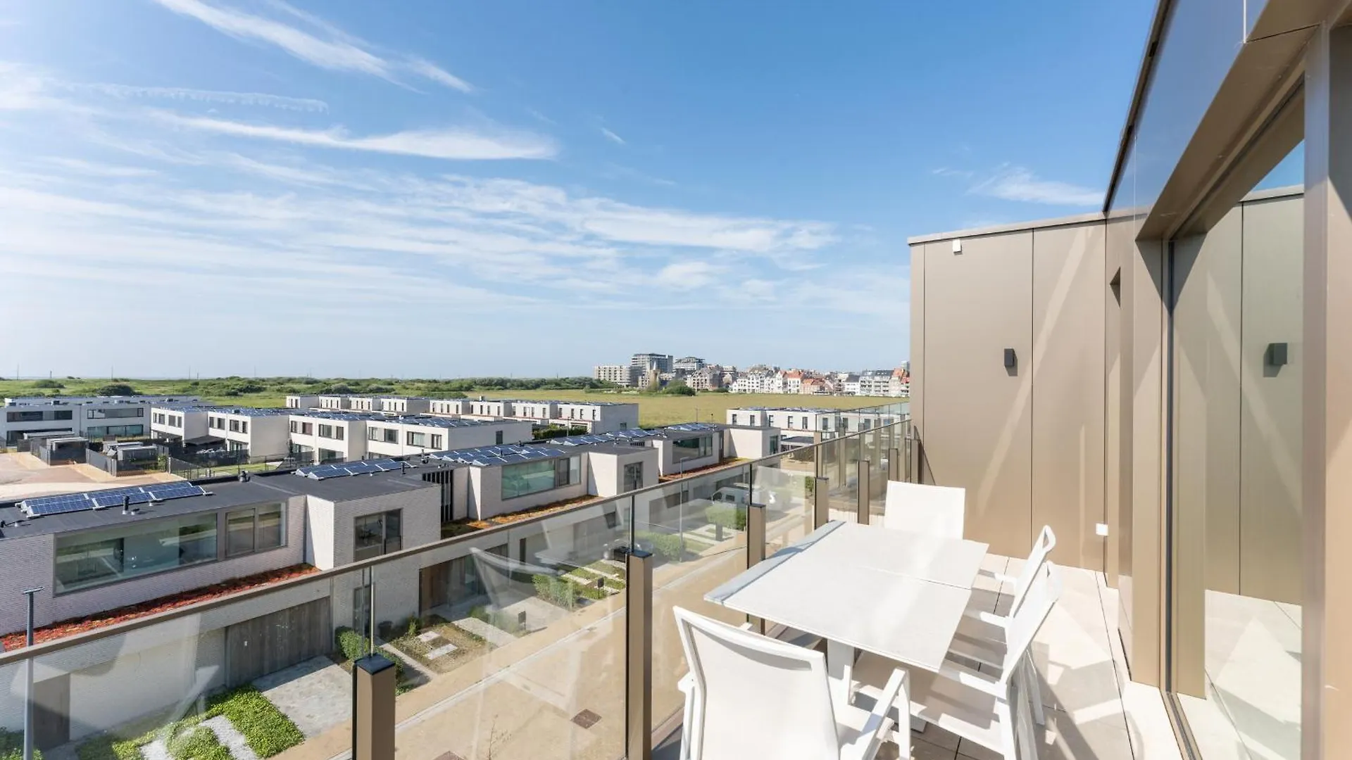 Lichtrijk En Ruim Appartement Met Zeezicht - 5P Ostend 0*,  Belgium